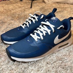 Nike Air max Vision shoes size 11